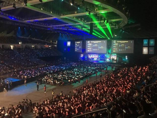 还展现了她 还展现了她