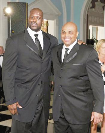 他背后的家 他背后的家