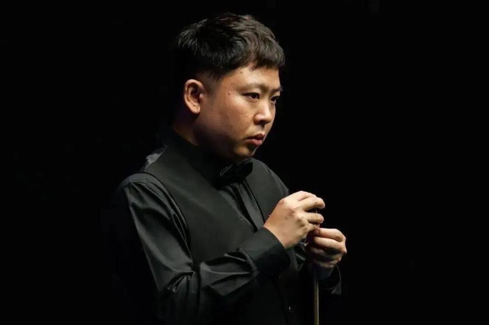 当他出现在 当他出现在